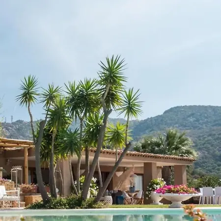 With Private Pool, Garden And Bbq פורטו רוטונדו